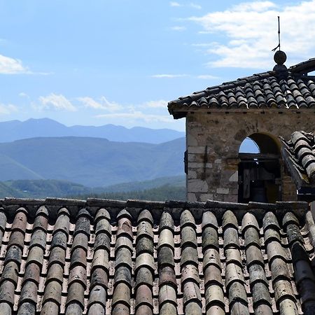 Appartamento Castello Di Cammoro Sellano Esterno foto