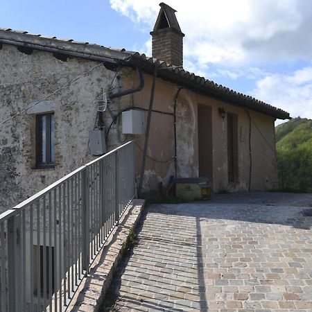 Appartamento Castello Di Cammoro Sellano Esterno foto