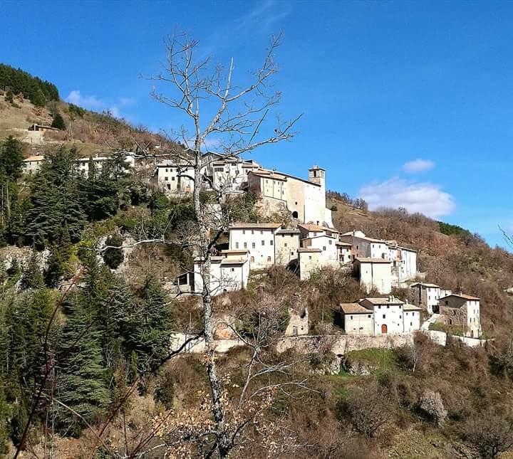 Appartamento Castello Di Cammoro Sellano Esterno foto