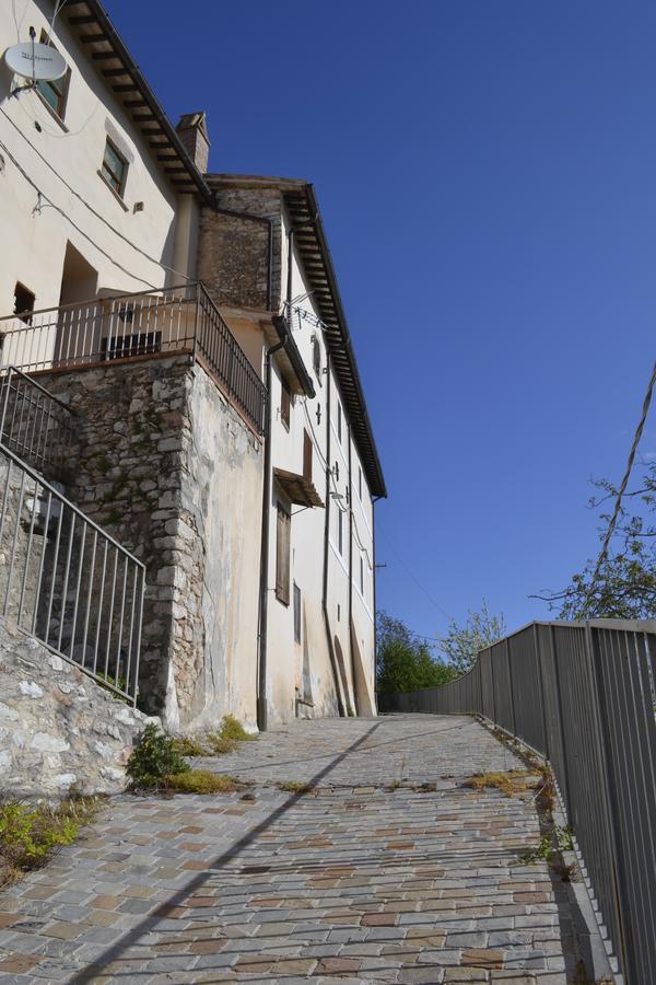 Appartamento Castello Di Cammoro Sellano Esterno foto