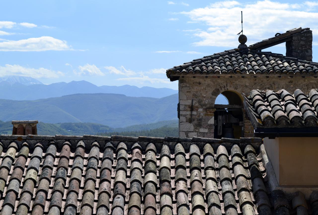 Appartamento Castello Di Cammoro Sellano Esterno foto