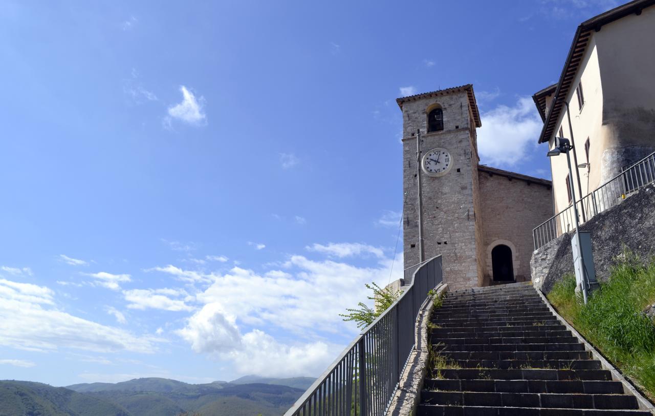 Appartamento Castello Di Cammoro Sellano Esterno foto